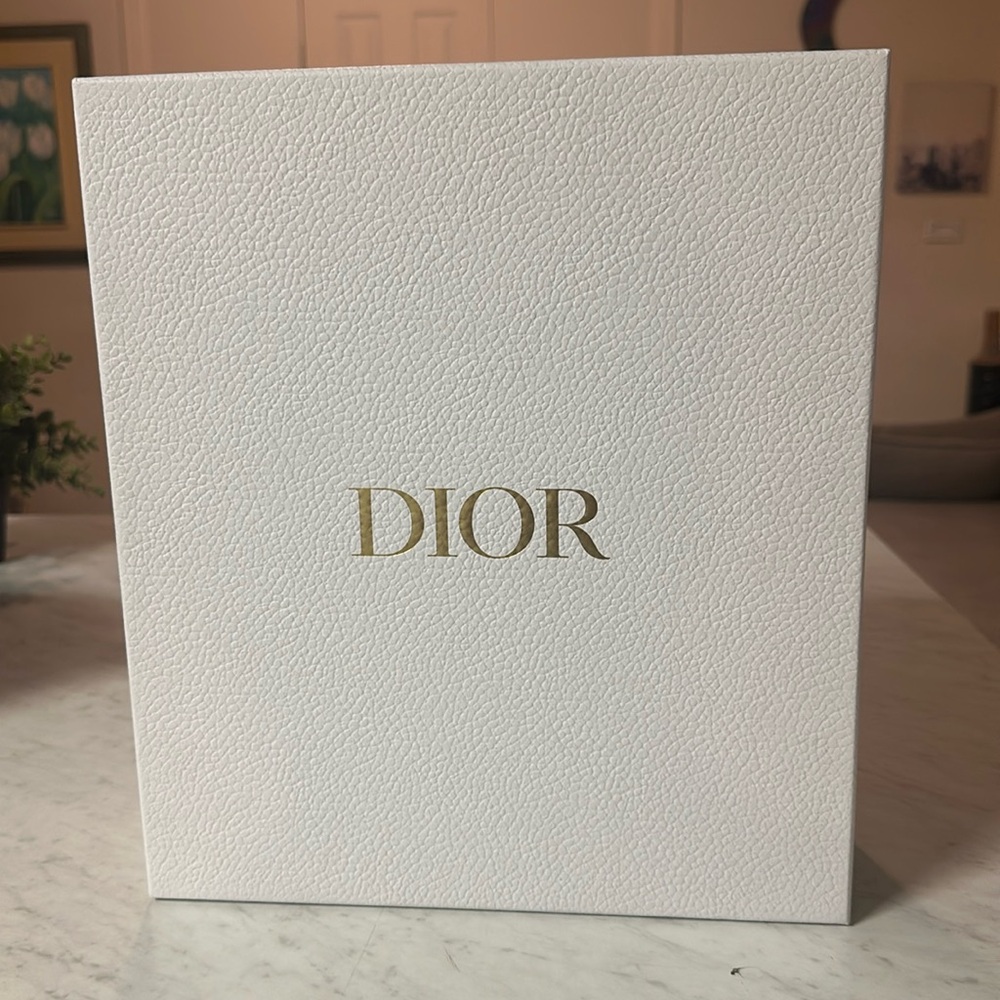 ✨✨✨Dior BOX FOR SALE ✨✨✨✨